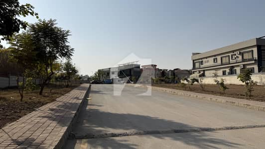 بحریہ ٹاؤن فیز 8 ۔ بلاک بی بحریہ ٹاؤن فیز 8,بحریہ ٹاؤن راولپنڈی,راولپنڈی میں 10 مرلہ رہائشی پلاٹ 1.15 کروڑ میں برائے فروخت۔ بحریہ ٹاؤن فیز 8 ۔ بلاک بی بحریہ ٹاؤن فیز 8,بحریہ ٹاؤن راولپنڈی,راولپنڈی میں 10 مرلہ رہائشی پلاٹ 1.15 کروڑ میں برائے فروخت۔