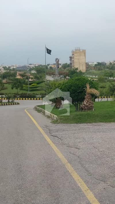 1 Kanal Solid Plot For Sale In A-Extension