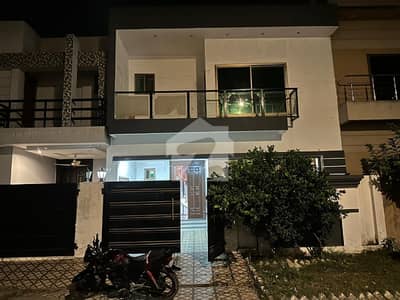 سٹی ہاؤسنگ سوسائٹی - بلاک اے سٹی ہاؤسنگ سوسائٹی,سیالکوٹ میں 3 کمروں کا 5 مرلہ مکان 1.0 لاکھ میں کرایہ پر دستیاب ہے۔