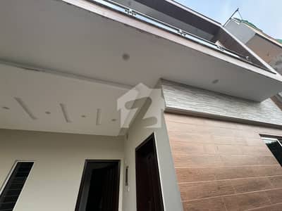 جی ۔ 13 اسلام آباد میں 5 کمروں کا 4 مرلہ مکان 3.75 کروڑ میں برائے فروخت۔