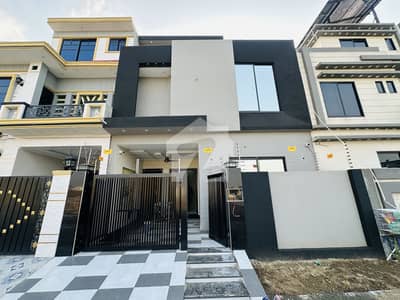 5 Marla Beautiful Brand New Double storey house For Urgent sale in very Affordable Price in Central Park Lahore