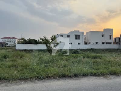 1 Kanal Pair Plot No 405+406 Urgent For Sale in DHA Phase 7 Block Y Prime Location