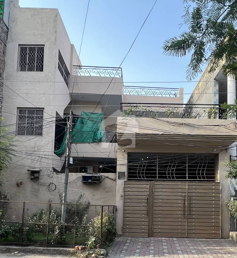 10 Marla House For Sale At Premium Location 10 Marla House For Sale At Premium Location