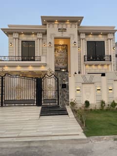 ڈی ایچ اے فیز 1 ۔ سیکٹر ایچ ڈی ایچ اے فیز 1,ڈی ایچ اے ڈیفینس,ملتان میں 5 کمروں کا 1 کنال مکان 5.5 کروڑ میں برائے فروخت۔