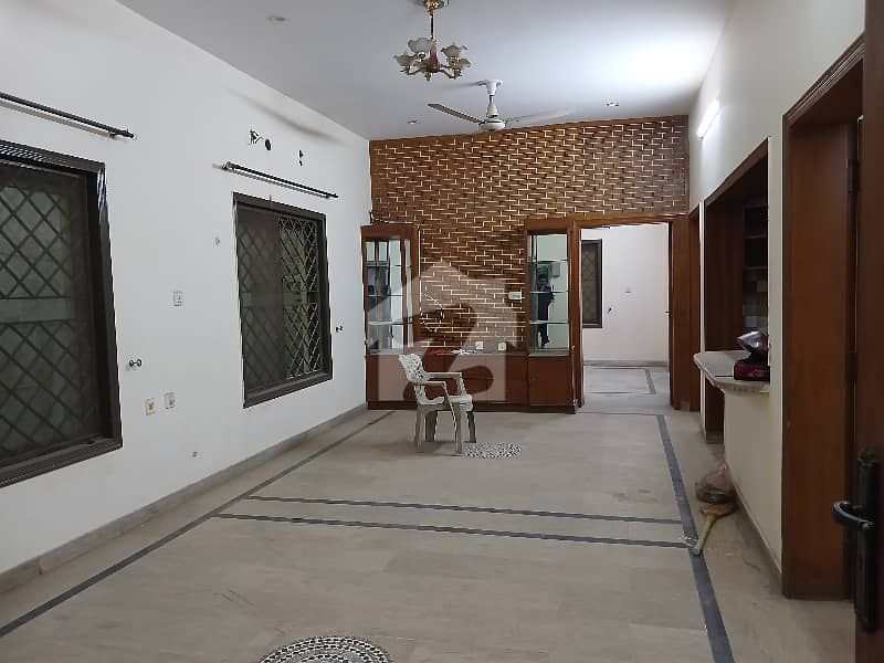 12 marla upper portion at mustafa town 12 marla upper portion at mustafa town