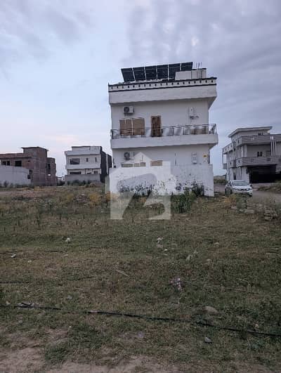Gulberg green 964 plot no Gulberg green 964 plot no