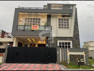 Get This Amazing 7 Marla House Available In Jinnah Gardens