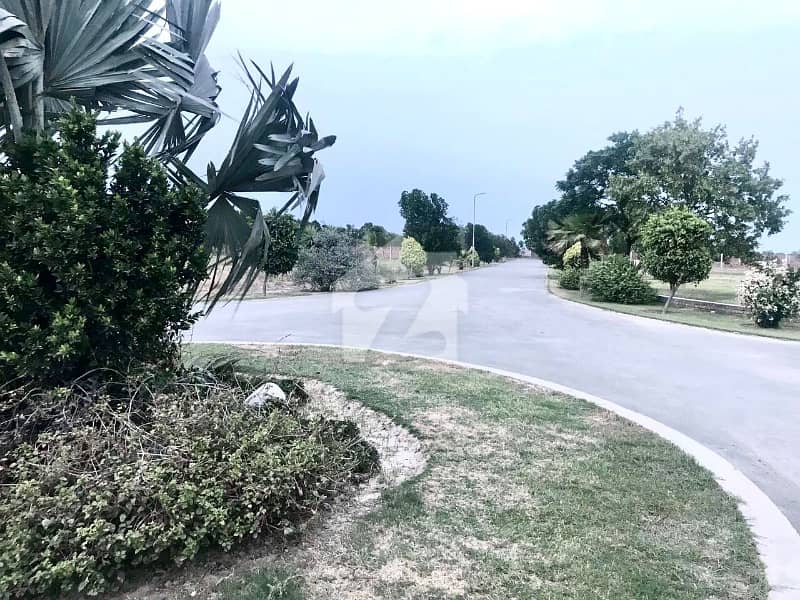 برکی روڈ کینٹ,لاہور میں 2 کنال رہائشی پلاٹ 70.0 لاکھ میں برائے فروخت۔ برکی روڈ کینٹ,لاہور میں 2 کنال رہائشی پلاٹ 70.0 لاکھ میں برائے فروخت۔