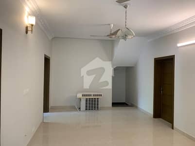 جی ۔ 10/1 جی ۔ 10,اسلام آباد میں 6 کمروں کا 15 مرلہ مکان 12.5 کروڑ میں برائے فروخت۔