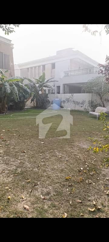 Cheapest 2 Kanal Plot in Phase 8 Hot Location