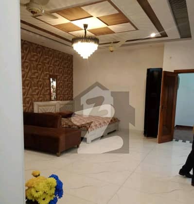 10 Marla Brand New Luxury Fully Furnished Upper Portion With Real Pics In Overseas A Block , Bahria Town Lahore.