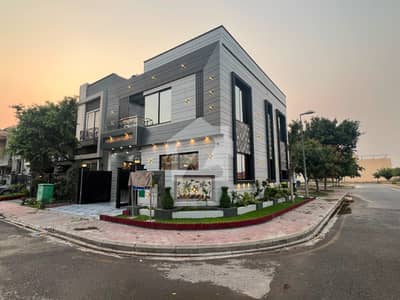 6 MARLA BEAUTIFUL LUXURY OWNER BUILT HOUSE AVAILABLE FOR SALE IN SECTOR C BAHRIA TOWN LAHORE