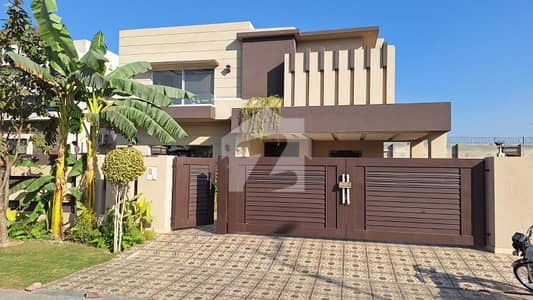 24-MARLA FULLY MAINTAINED BUNGALOW IS AVAILABLE FOR SALE IN THE BEST BLOCK OF PHASE 6 BLOCK L FACING RAYA. 100% ORIGINAL AD.
