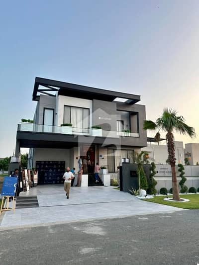 PHASE 6 1-KANAL BRAND NEW FULLY MAINTAINED BUNGALOW IS AVAILABLE FOR SALE.