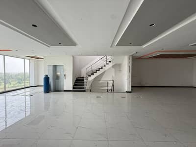 4 MARLA COMMERCIAL   BUILDING IS AVAILABLE IN DHA TOP LOCATION FOR COMMERCIAL PURPOSE.