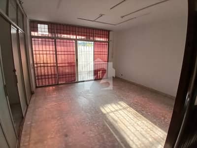 Looking For A House In Gulshan-e-Iqbal - Block 4 Karachi