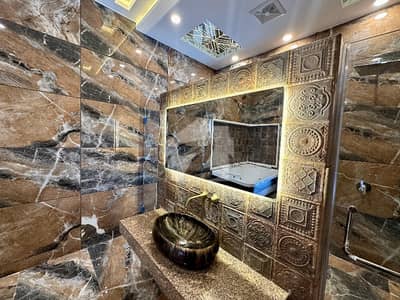 Elegant Luxury Mansion 2.6 Kanal Prime Propert For Sale