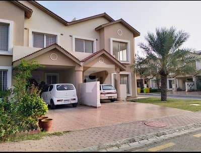 3Bed DDL 152sq yd Villa FOR SALE at Precicnt-11B (All Amenities Nearby) Heighted Location Investor Rates