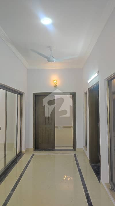 پی ایچ اے ایف آفیسرز ریزڈینسیا کوری روڈ,اسلام آباد میں 5 کمروں کا 1 کنال مکان 2.4 لاکھ میں کرایہ پر دستیاب ہے۔