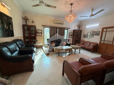 1 Kanal Beautiful House Available For Sale In Prime Location Scheme 3