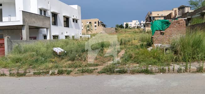 بحریہ ٹاؤن فیز 8 ۔ بلاک ای بحریہ ٹاؤن فیز 8,بحریہ ٹاؤن راولپنڈی,راولپنڈی میں 1 کنال رہائشی پلاٹ 1.85 کروڑ میں برائے فروخت۔