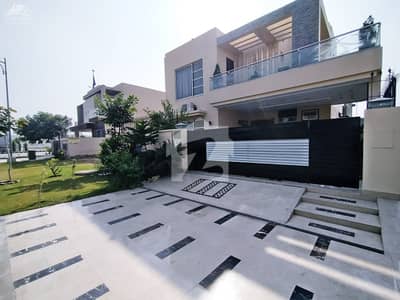 A 10 Marla House In Lahore Is On The Market For Sale