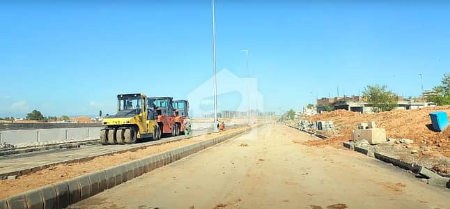 Exclusive Avenue Plot For Sale, Ideal For Residence, Top Class Location