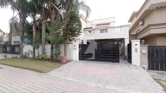 1 Kanal Double Storey House 6 Bedrooms With 6 Bathrooms One Servant Room Basement Green Area 60 Feet Road