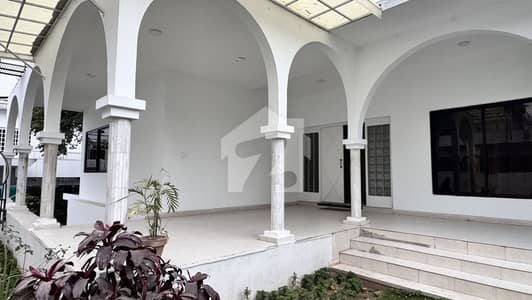 Beautiful 4 Bedrooms Single Unit Luxury House Available For Rent.