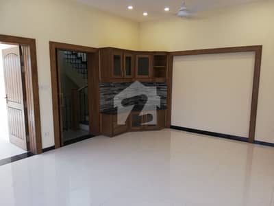 HOUSE FOR RENT IN F-8