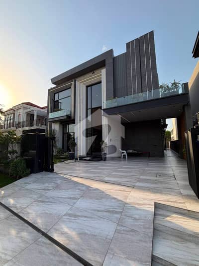DHA Phase 8 | 7 Marla | 4 Beds | Full Basement | Semi Furnished