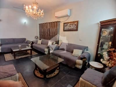 10 Marla Facing Park House For Sale in Faisal Town