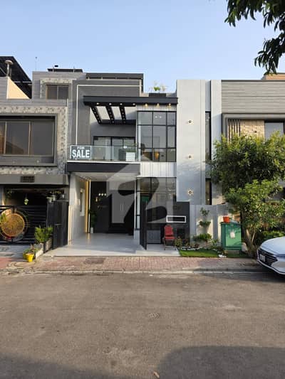 5 Marla Residential House For Sale In Jinnah Block, Nearby Commercial Market, School, Mosque and Health Care Canter