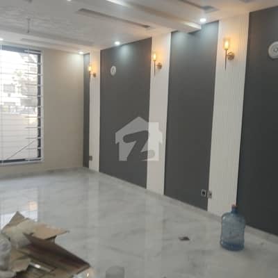 5 MARLA UPPER PORTION AVAILABLE FOR RENT