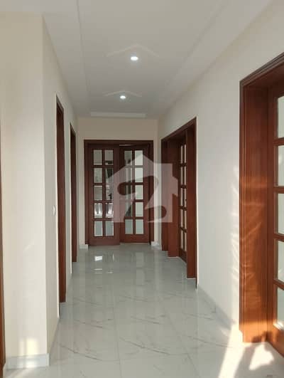 1 Kanal Beautiful Corner Upper Portion Available For Rent