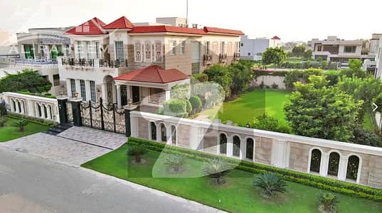ڈی ایچ اے فیز 7 - بلاک ایس فیز 7,ڈیفنس (ڈی ایچ اے),لاہور میں 5 کمروں کا 2 کنال مکان 9.65 کروڑ میں برائے فروخت۔