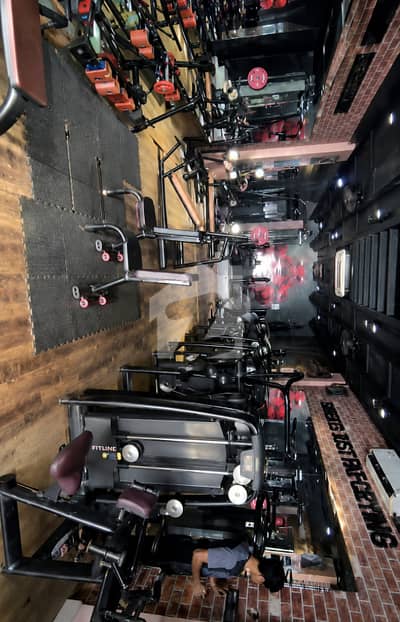 خیابان فردوسی جوہر ٹاؤن فیز 1,جوہر ٹاؤن,لاہور میں 10 مرلہ Studio دکان 2.5 لاکھ میں کرایہ پر دستیاب ہے۔