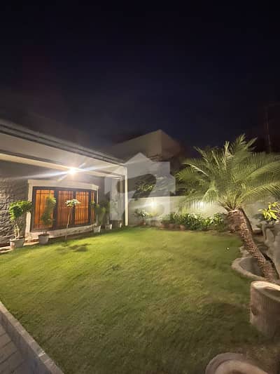 500-Yard Dream Home: Your Luxury Oasis Awaits