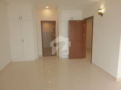 EMAAR OCEANFRONT 02 BED PENTHOUSE FOR RENT PARTAIL SEA- FACING IN REEF TOWERS.