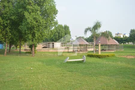 10.67 MARLA COMMERCIAL PLOT FOR SALE IN BLOCK B KHAYABAN-E-AMIN BACK SIDE OF PINE AVENUE