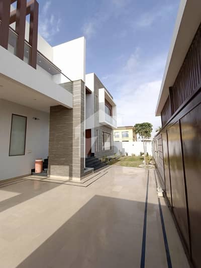 1000sq Yard Luxury Villa With Designer Kitchen, Washroom And Elevation. Ready To Move