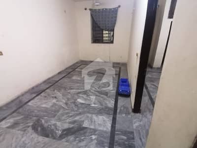 4 Marla Flat For rent In The Perfect Location Of Wakeel Colony