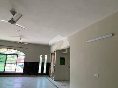 2 KANAL UPPER PORTION AVAILABLE FOR RENT IN NFC 1 NEAR WAPDA TOWN