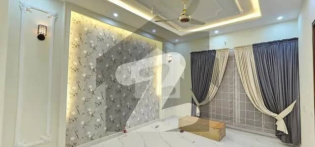 8 Marla House Available For Rent In Umar Block Sector B Bahria Town Lahore