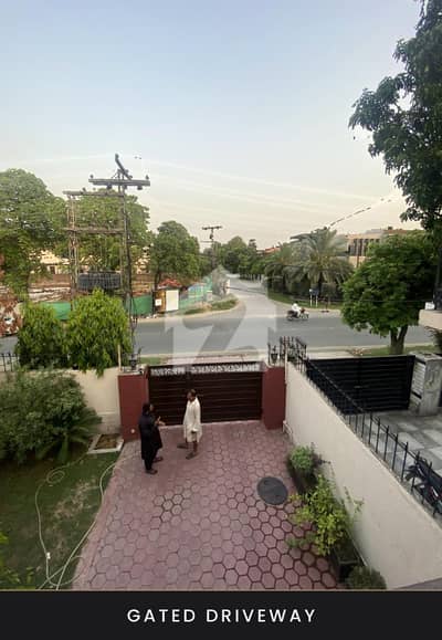 ڈی ایچ اے فیز 3 ڈیفنس (ڈی ایچ اے),لاہور میں 4 کمروں کا 1 کنال مکان 4.25 لاکھ میں کرایہ پر دستیاب ہے۔ ڈی ایچ اے فیز 3 ڈیفنس (ڈی ایچ اے),لاہور میں 4 کمروں کا 1 کنال مکان 4.25 لاکھ میں کرایہ پر دستیاب ہے۔