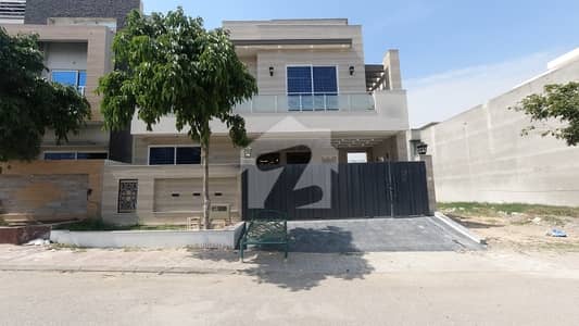 ٹاپ سٹی 1 - بلاک اے ٹاپ سٹی 1,اسلام آباد میں 5 کمروں کا 10 مرلہ مکان 5.0 کروڑ میں برائے فروخت۔