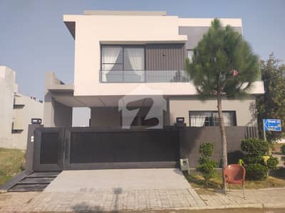 ٹاپ سٹی 1 - بلاک ڈی ٹاپ سٹی 1,اسلام آباد میں 6 کمروں کا 10 مرلہ مکان 5.65 کروڑ میں برائے فروخت۔