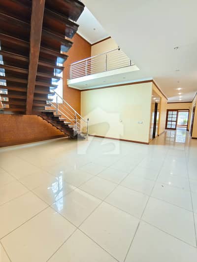 Just Like Brand New 666 Sqyd Bungalow Available For Rent