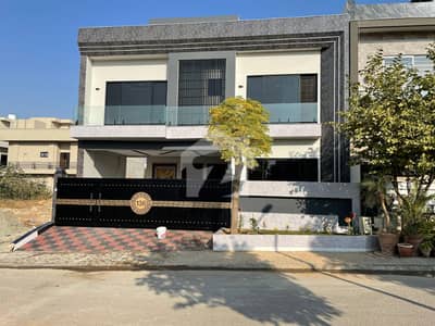 Branded 10 Marla House Available For Sale In A Block, Topcity-1