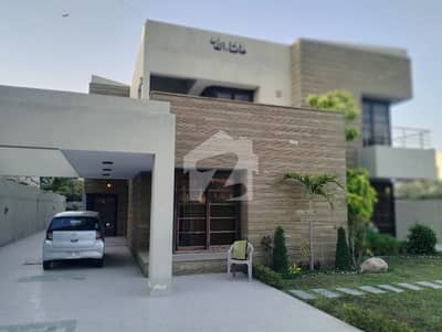 1000 SQYD Fully Renovated Bungalow Available For Rent